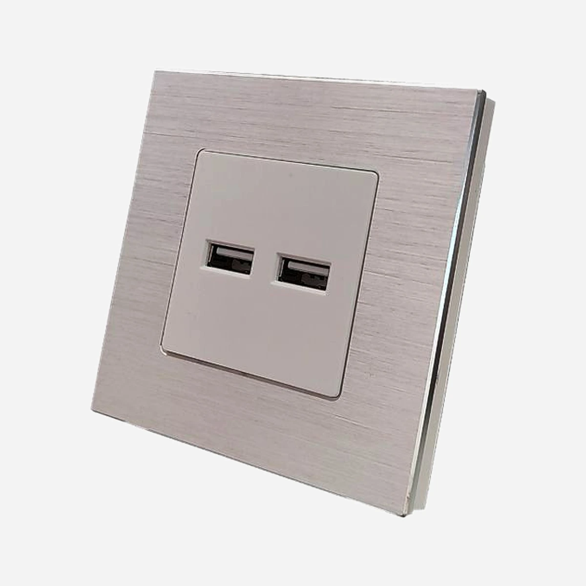 شارژر دوبل USB آلومینیومی نقرهای شارژر دوبل USB آلومینیومی نقرهای